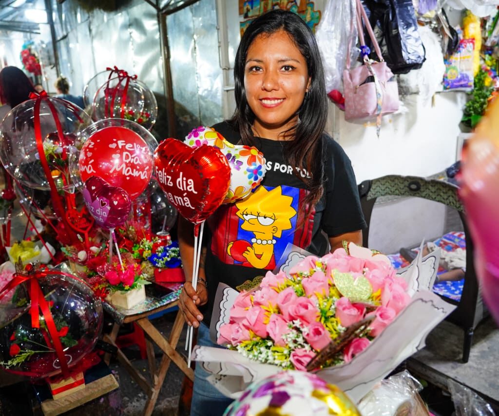 Comerciantes Preparados para el Día de la Madre en El Salvador